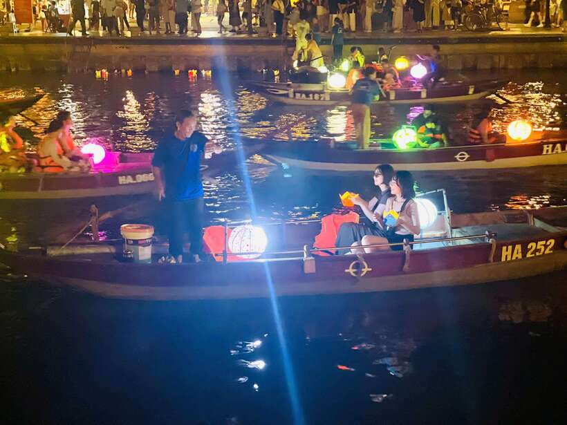 Hoi An: Hoai River Boat Ride with Flower Lantern Release - Is $8 a fair price?