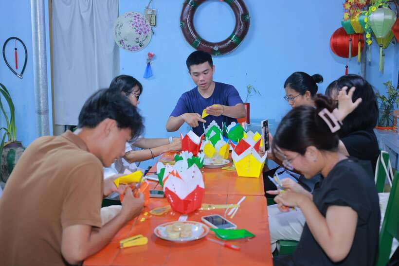 Hoi An : Lantern Boat Ride & Flower Lantern Making Class. - Should You Book the Lantern Boat Ride?