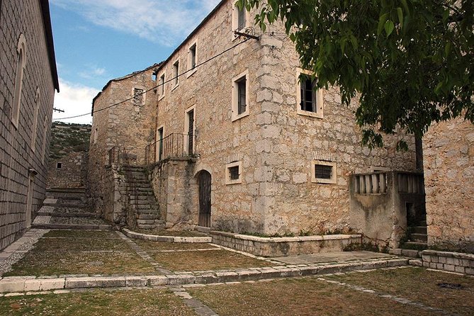 Hvar Lavender Tour - Malo Grablje, where the clock seems to have stopped