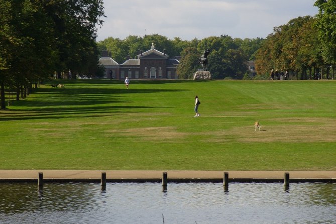 Hyde Park and Kensington Gardens: A Self-Guided Audio Tour - Italian Gardens, Kensington Palace, and family stops