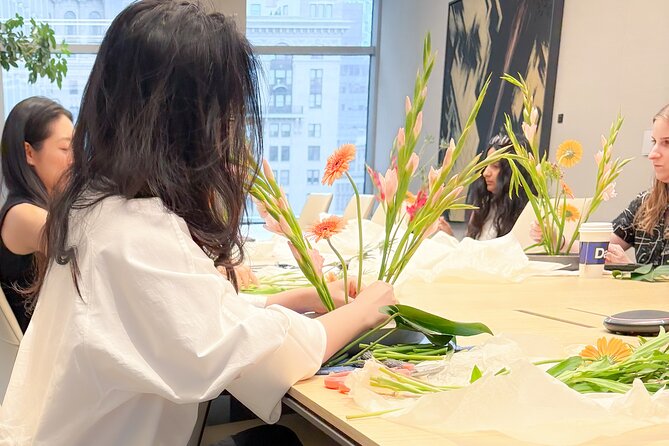 Ikebana Floral Design Workshop in Kyoto - Learning balance, space, and flower placement