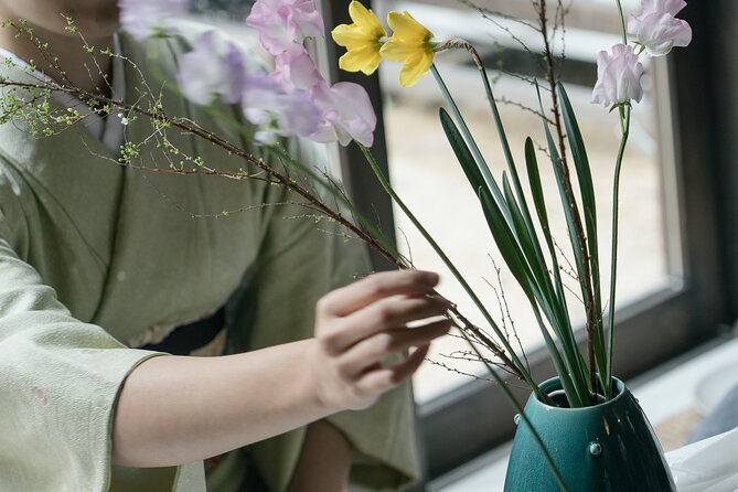 Ikebana Traditional Japanese Art of Flower Arranging - Starting with seasonal flowers and wabi-sabi