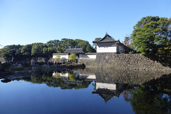 Imperial Palace East Garden and Edo Castle Walking Tour in Tokyo - Why the East Gardens tell Tokyo’s story so well