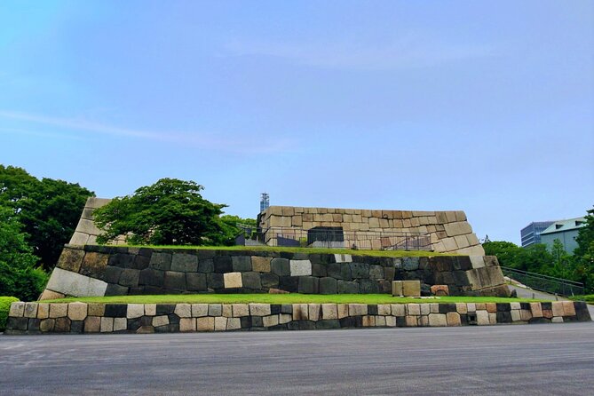 Imperial Palace East Garden and Edo Castle Walking Tour in Tokyo - Who should book this $25 Tokyo walk?