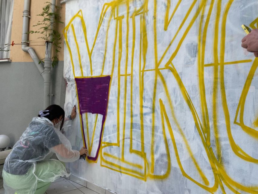 Istanbul: Do Street Art with Local Artists at Home Garden - The transport question: reaching Barbaros Bulvarı