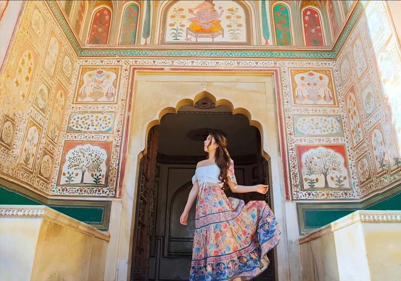 Jaipur: Half-Day Guided Sightseeing Tour with Flower Market - Jal Mahal is a scenic stop, not a palace tour