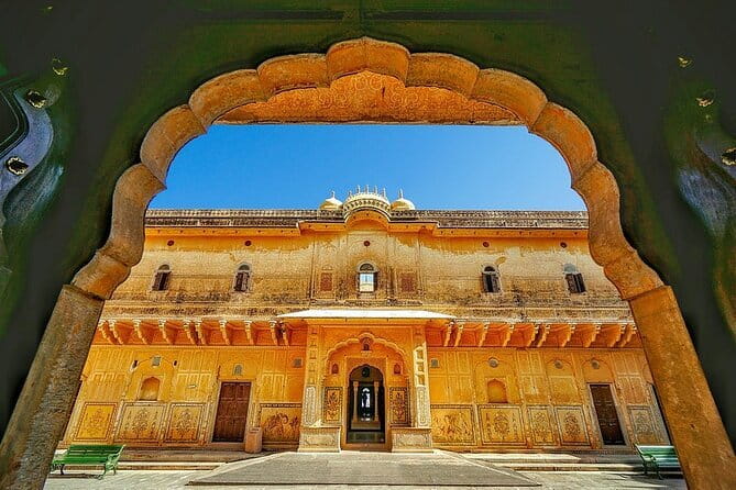 Jaipur Nahargarh Fort Sunrise or Sunset Tour with Flower Market - Ramgarhmode connects sightseeing with Jaipur crafts