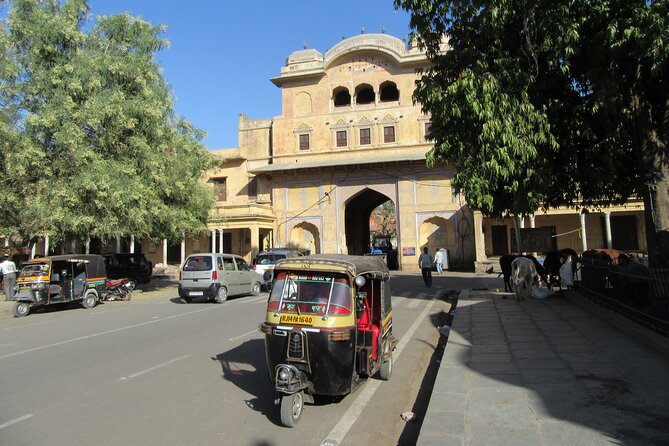 Jaipur Tuk-Tuk Tour with Flower Market Visit - Two hours inside City Palace