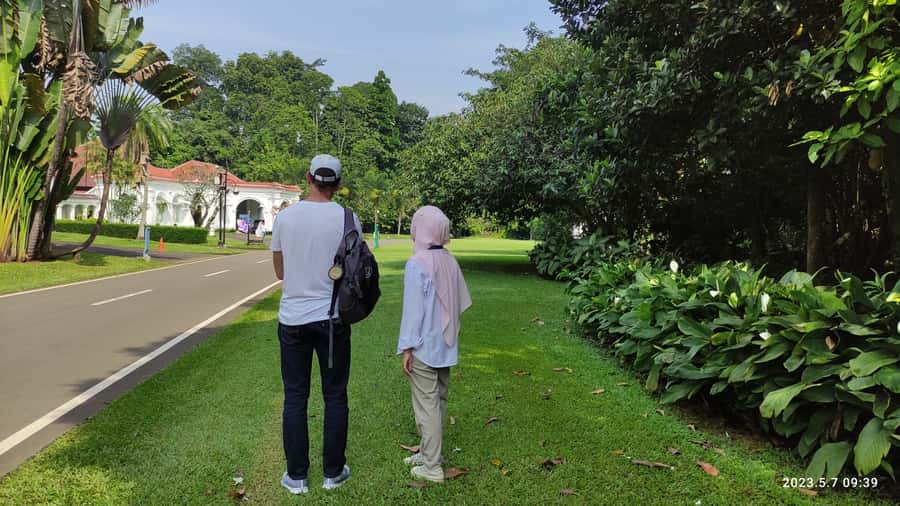 Jakarta : Botanical Garden, Waterfalls, and Rice Fields Tour - Wayang golek, the wooden art of West Java