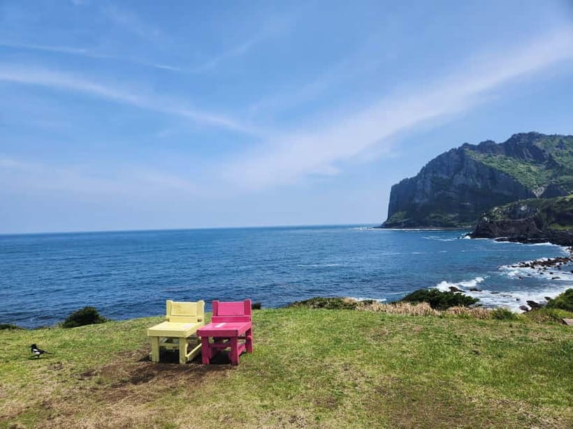 Jeju East: Cherry Blossom Early Bird Tour with Hotel Pickup - Why this route works in spring