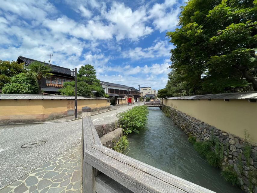 Kanazawa: Samurai, Matcha, Gardens and Geisha Full-Day Tour - Matcha at Gyokusen-an gives the morning a quiet pause