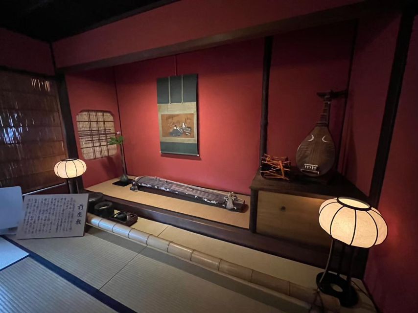 Kanazawa: Samurai, Matcha, Gardens and Geisha Full-Day Tour - Shima gives you an inside look at a preserved geisha house