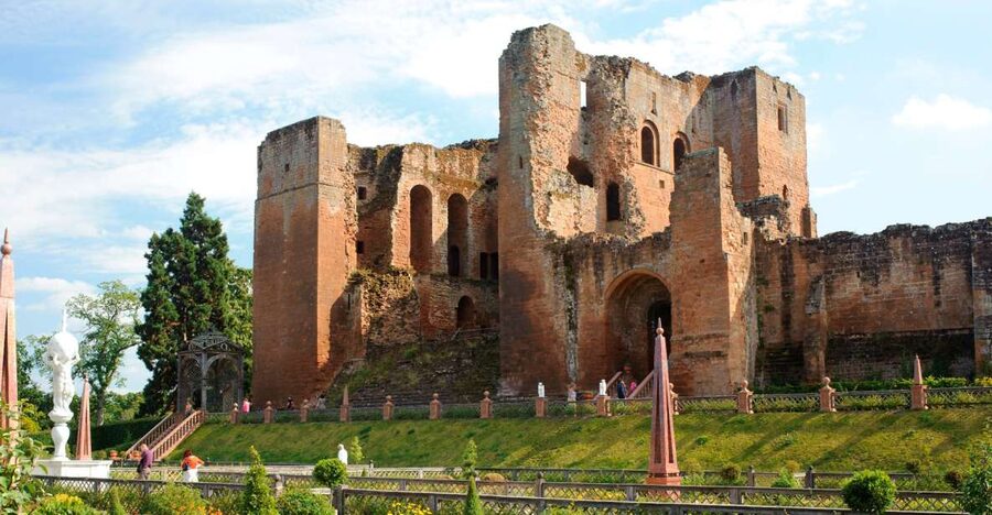 Kenilworth Castle and Elizabethan Garden Entry Ticket - Tea, picnics, and the practical cost of a visit