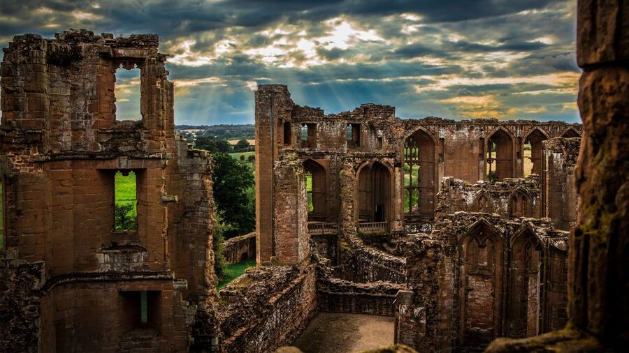 Kenilworth Castle and Elizabethan Garden Entry Ticket - Start with the castle keep and the biggest views
