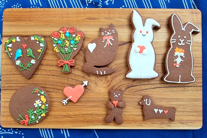 Kew Biscuit Decorating Class for Adults - Learning the basic royal icing movements