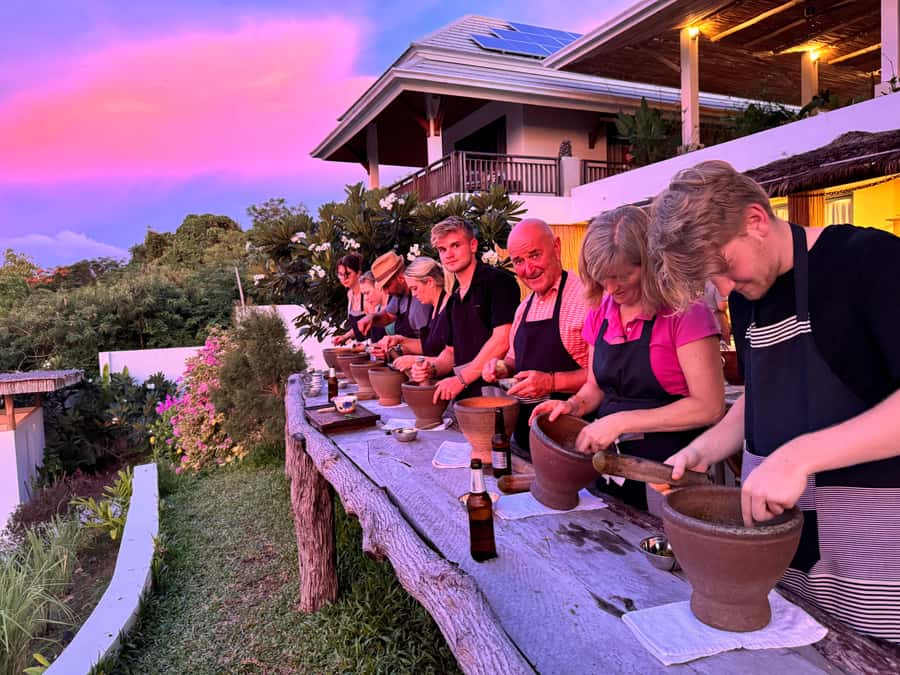 Koh Samui: Evening Thai Cooking Class with Organic Garden - A Thai dinner party that starts in the garden