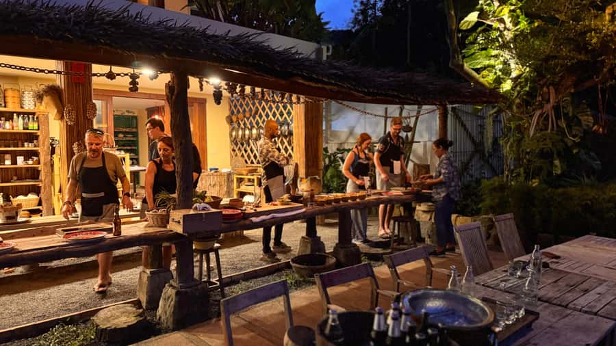 Koh Samui: Evening Thai Cooking Class with Organic Garden - Traditional tools and charcoal stoves