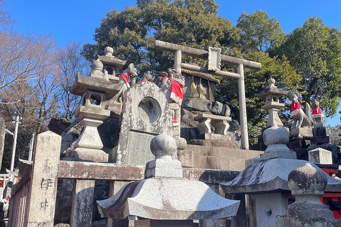 Kyoto Guided Walking Tour: Secret Zen Garden and Fushimi Inari - The uphill route to Yotsuji viewpoint