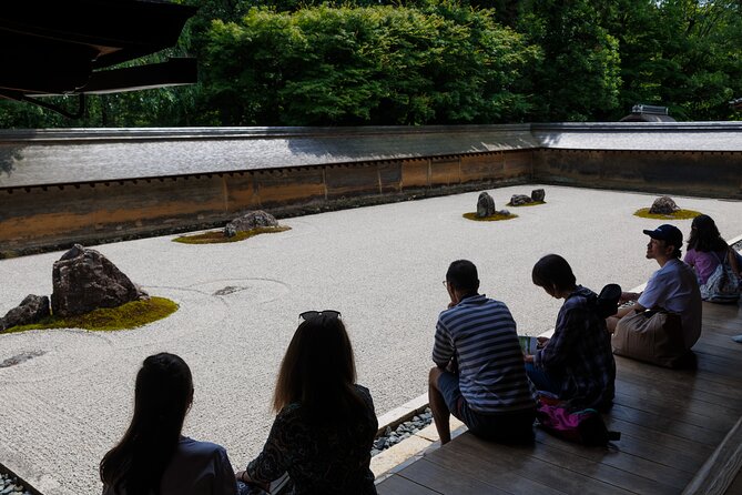 Kyoto Hidden Treasures: Special Temple & Garden Access Tour - Ninna-ji and late-blooming Omuro cherry trees