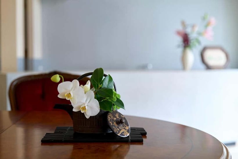 Kyoto: IKEBANA Private Program : enjoy the view of Kyoto! - Rooftop views toward Daimoji