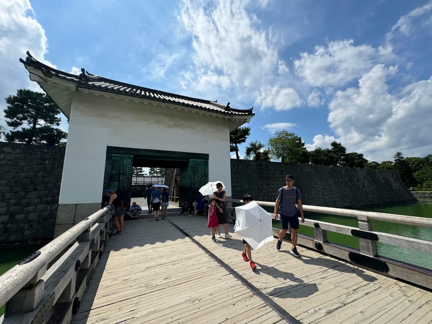 Kyoto: Nijo Castle & Gardens 2-Hour Guided Tour - Gardens and grounds provide the needed pause