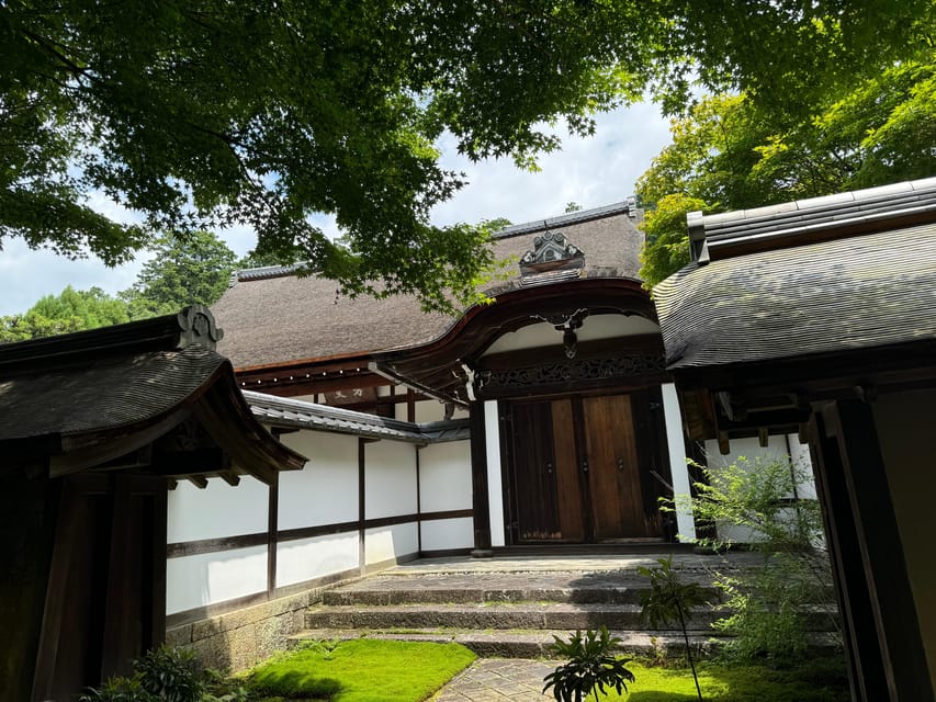 Kyoto: Ryōan-ji, Greatest Zen Garden Guided Tour in 90 Min. - What the Guides Add