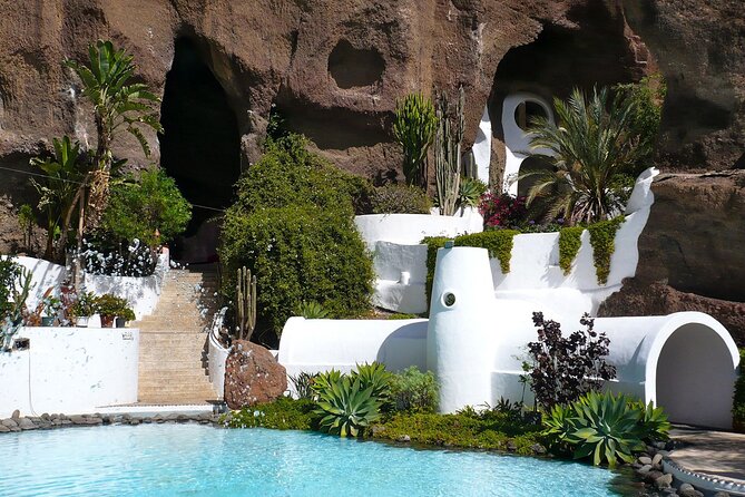 Lanzarote Tour: Lagomar Museum, Cactus Garden & La Graciosa - Guides can shape the whole day