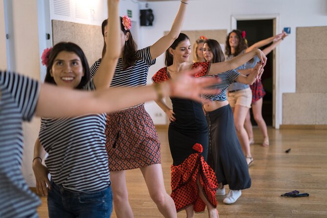 Learn Flamenco in 90 minutes - Gift flower - A good fit for families and groups of friends