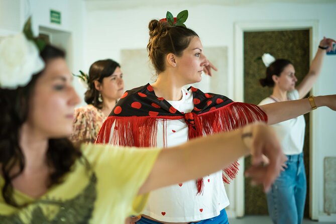 Learn Flamenco in 90 minutes - Gift flower - Planning advice for your Seville schedule
