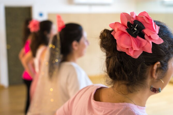 Learn Rumbas or Sevillanas in 90 minutes - Gift Flower - The flower or shawl souvenir