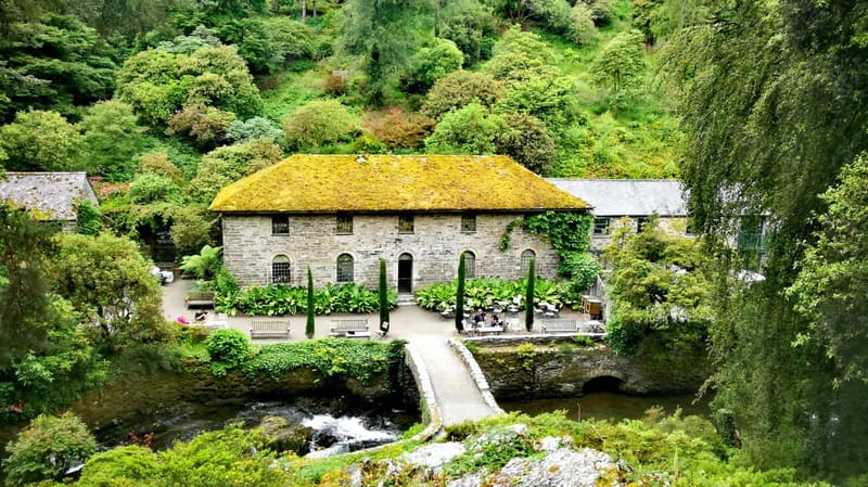 Llandudno: Snowdonia Bodnant Gardens & Castles Private Tour - Pen-y-Pass: a dramatic drive, not a mountain hike