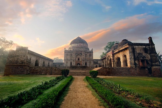 Lodhi Garden Heritage Walk - Walking among tombs and mosques