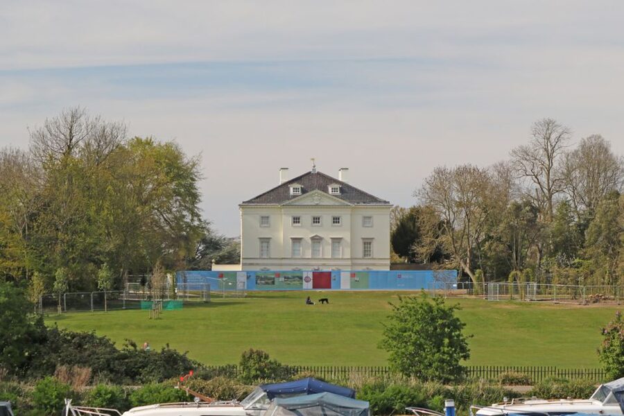 London: Hampton Court to Kew River Thames Cruise - Is $25.59 a fair price?