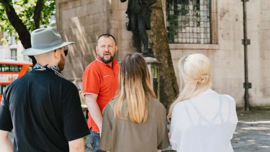 London: Historic City Walking Tour(& Rooftop Garden Access<em>) – Why this walk makes sense in the City of London’ /></p>
<p><p>The City of London is not the same thing as Greater London. It is the small historic and financial district at the center of the capital, built over the site of the Roman settlement called Londinium.</p>
</p>
<p><p>That distinction matters because the City can feel confusing at first. One block brings glass towers and bank offices. The next gives you a crooked medieval lane, a churchyard, or a pub with centuries of stories behind it. A guide helps you connect those pieces instead of seeing them as unrelated stops.</p>
</p>
<p><p>This route begins at Temple Underground Station and moves east toward the Thames, St. Paul’s, the Bank of England, London Bridge, Tower Bridge, and the Tower of London. You get a clear sense of how London grew along the river and how disasters, commerce, war, and royal power shaped its streets.</p>
</p>
<p><p>The price is $49 per person. I consider that fair for a three-hour guided walk in central London, especially on Sunday or Monday when rooftop entry is included. It is less useful if you mainly want long visits inside the Tower of London or St. Paul’s Cathedral, since the tour focuses on the streets, stories, and outside views.</p>
</p>
<div class="twil" style="margin: 20px 0; padding: 15px 0;"><p>More Historical Tours in London:</p><ul style="margin: 10px 0; padding-left: 0; list-style: none;"><li style="margin: 0 0 12px 0; padding: 0 0 12px 0; border-bottom: 1px solid #FFEAF1; line-height: 1.4;"><a href="https://gardentourer.com/natural-history-museum-e-kensington-garden/">Natural History Museum e Kensington Garden</a><br><span style="font-size: 0.82em; color: #555;"><span style="color: #FF6B9D;">★</span> 3.3 &nbsp;&middot;&nbsp; 3 reviews</span></li><li style="margin: 0 0 12px 0; padding: 0 0 12px 0; border-bottom: 1px solid #FFEAF1; line-height: 1.4;"><a href="https://gardentourer.com/aboriginal-heritage-walk-royal-botanic-gardens-victoria-melbourne-gardens/">Aboriginal Heritage Walk – Royal Botanic Gardens Victoria, Melbourne Gardens</a><br><span style="font-size: 0.82em; color: #555;"><span style="color: #FF6B9D;">★</span> 5.0 &nbsp;&middot;&nbsp; 314 reviews</span></li><li style="margin: 0; padding: 0; border-bottom: none; line-height: 1.4;"><a href="https://gardentourer.com/beijing-historical-tour-ii-including-summer-palace-lama-temple-panda-garden/">Beijing Historical Tour II including Summer Palace, Lama Temple & Panda Garden</a><br><span style="font-size: 0.82em; color: #555;"><span style="color: #FF6B9D;">★</span> 4.0 &nbsp;&middot;&nbsp; 187 reviews</span></li></ul></div><h2>Temple and St. Clement Danes: a thoughtful start</h2>
<p><img width="900" height="506" decoding="async" src=