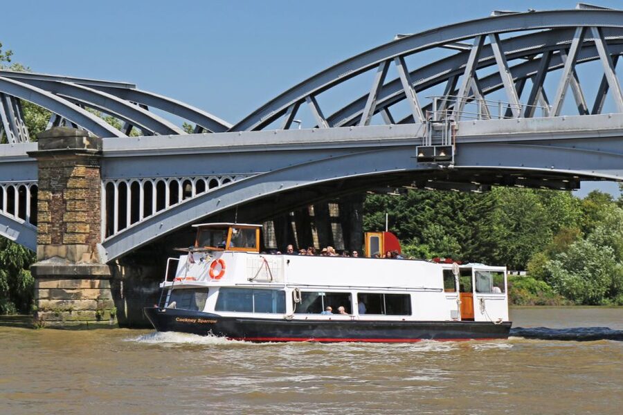 London: Kew to Westminster River Thames Cruise - A quieter alternative to a fast sightseeing boat