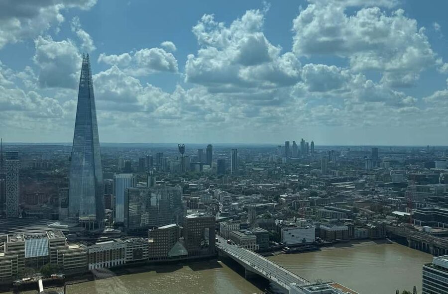 London: Sky Garden Early Access with Pastry and Hot Drink - Using the London audio guide after Sky Garden