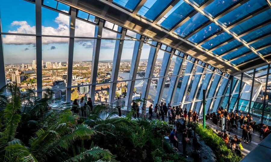 London: Sky Garden Early Access with Pastry and Hot Drink - Finding the best views from inside Sky Garden