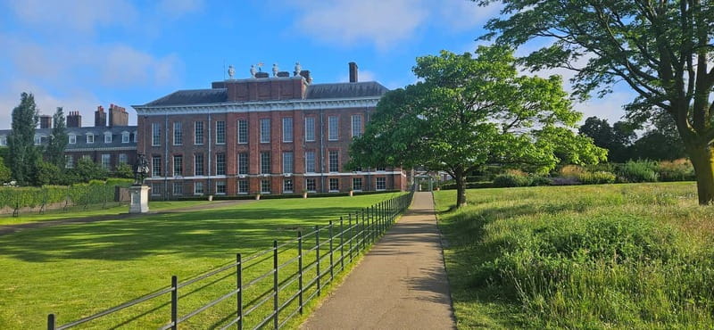London: VIP Kensington Palace Gardens Tour & Royal High Tea - My advice on booking the palace upgrade