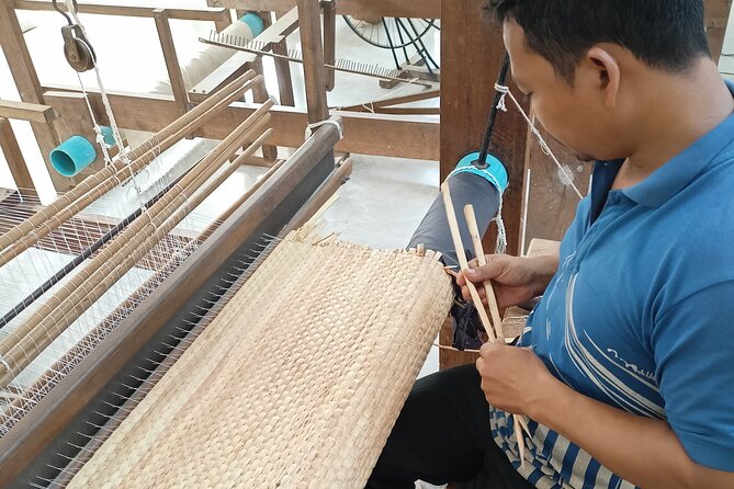 Lotus Silk Farm: Discover Learn and Experiment the Lotus Flower - Learn how artisans use the whole plant