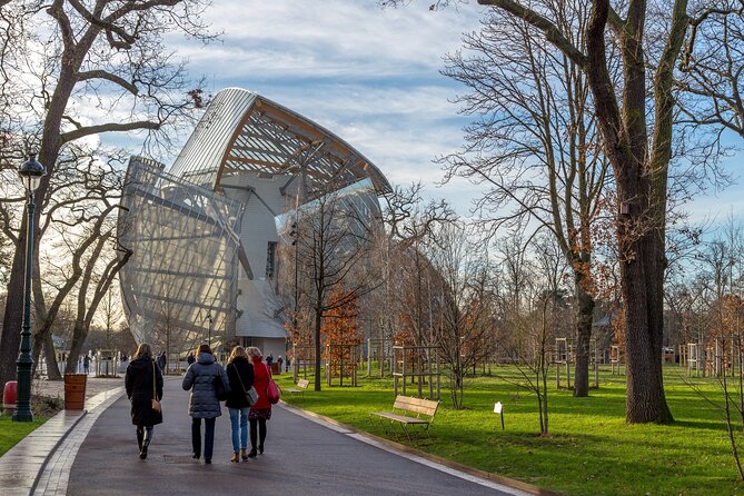 Louis Vuitton Foundation Exterior Walking Tour and Premium Entry - Exploring the exhibitions at your own speed