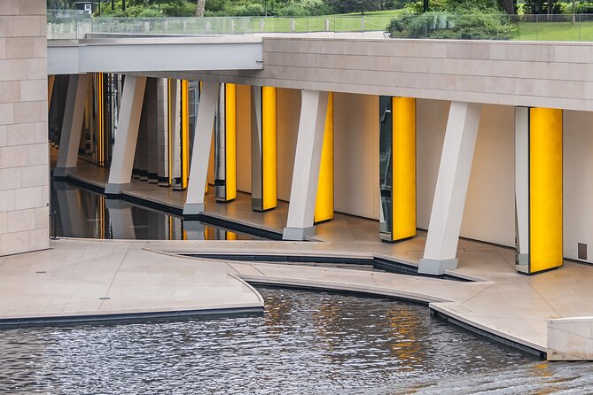 Louis Vuitton Foundation Exterior Walking Tour and Premium Entry - Starting at Le Séquoia Café at noon