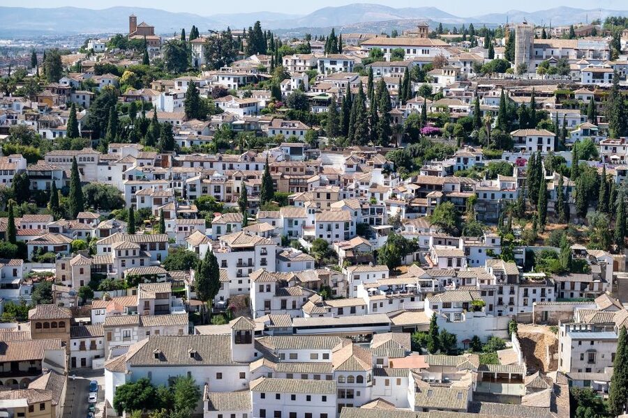 Malaga: Granada Day Trip with Alhambra, Palaces and Gardens - Getting From Malaga to Granada