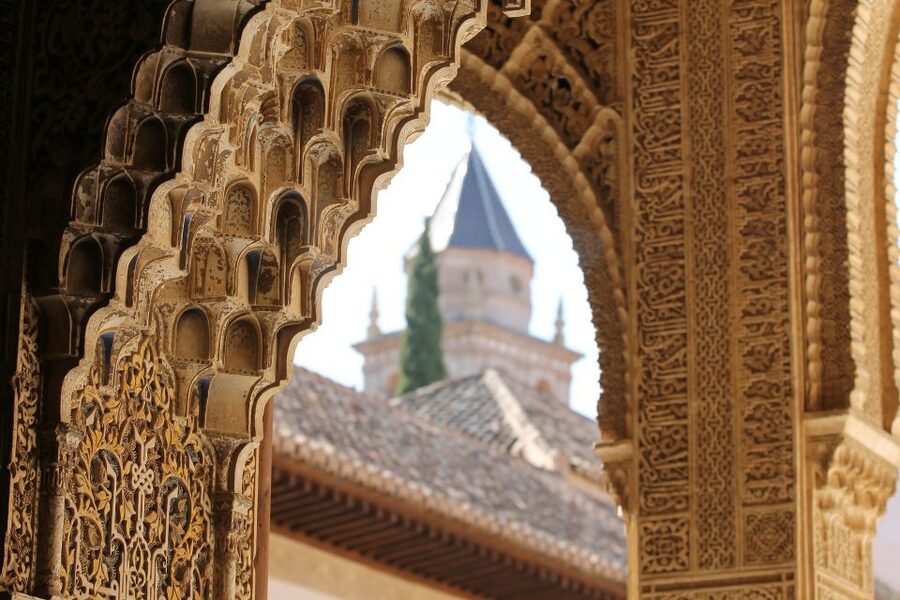 Malaga: Granada Day Trip with Alhambra, Palaces and Gardens - The Generalife Gardens and the Sultan’s Summer Retreat