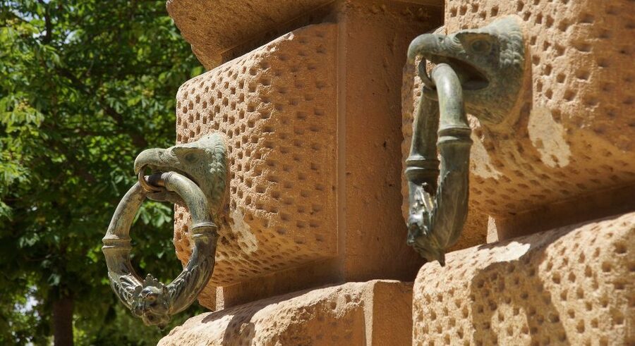 Malaga: Granada Day Trip with Alhambra, Palaces and Gardens - Pickup Points, Bags, and What to Bring