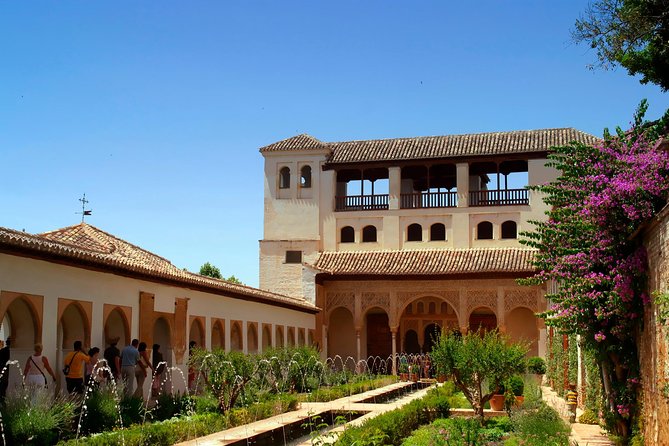Malaga Shore Excursion:Skip-the-Line Alhambra, Generalife Gardens - Nasrid Palaces: the artistic centerpiece