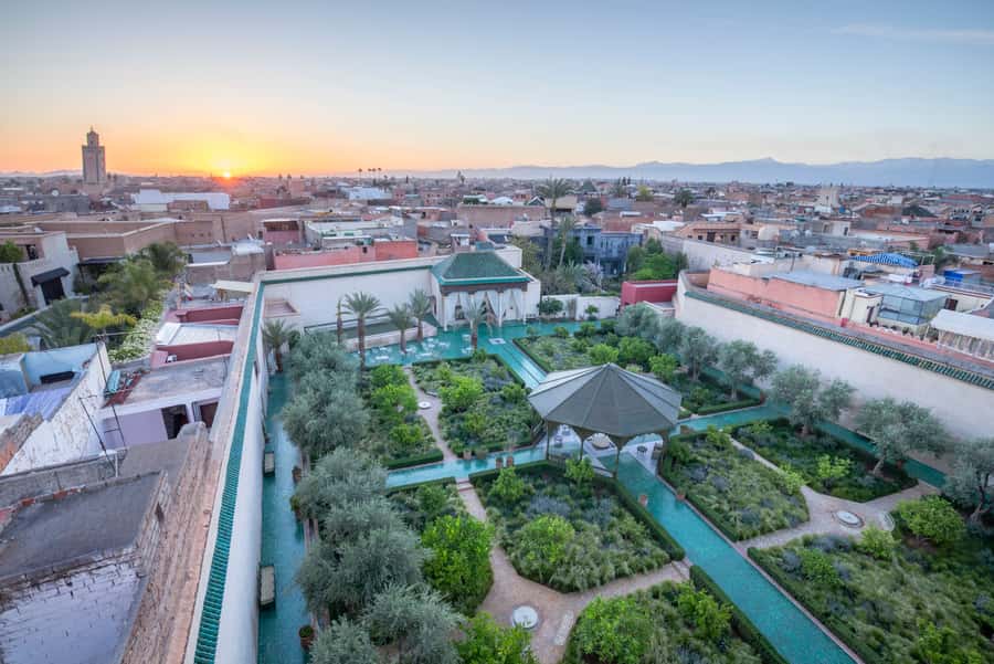 Marrakech: Guided City and Gardens Highlights Tour - Menara Garden closes the city tour