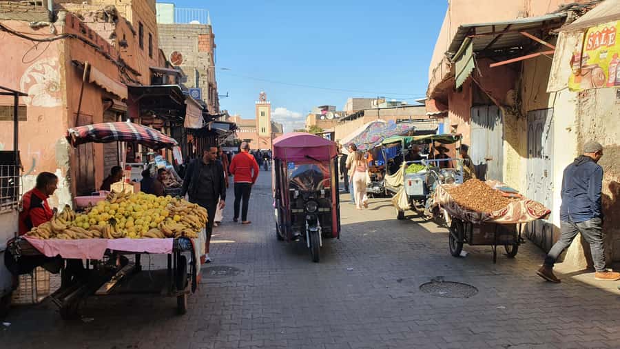 Marrakech Tuk-Tuk Tour with Photography Museum+Secret Garden - Markets and the old Medina by three wheels