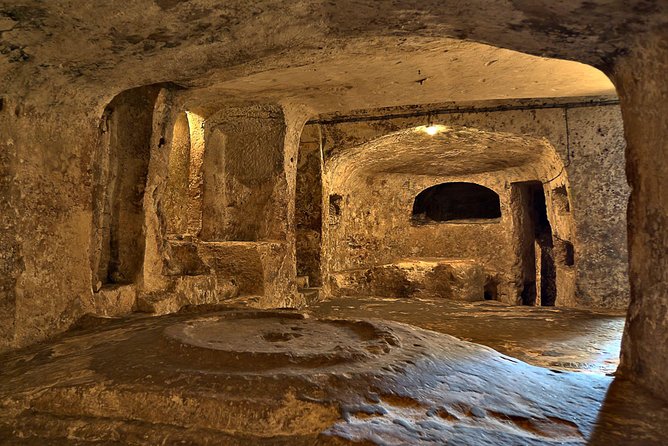 Mdina, Rabat, Dingli cliffs, San Anton gardens, Ta' Qali & Mosta guided tour - Mosta Rotunda and the famous wartime story