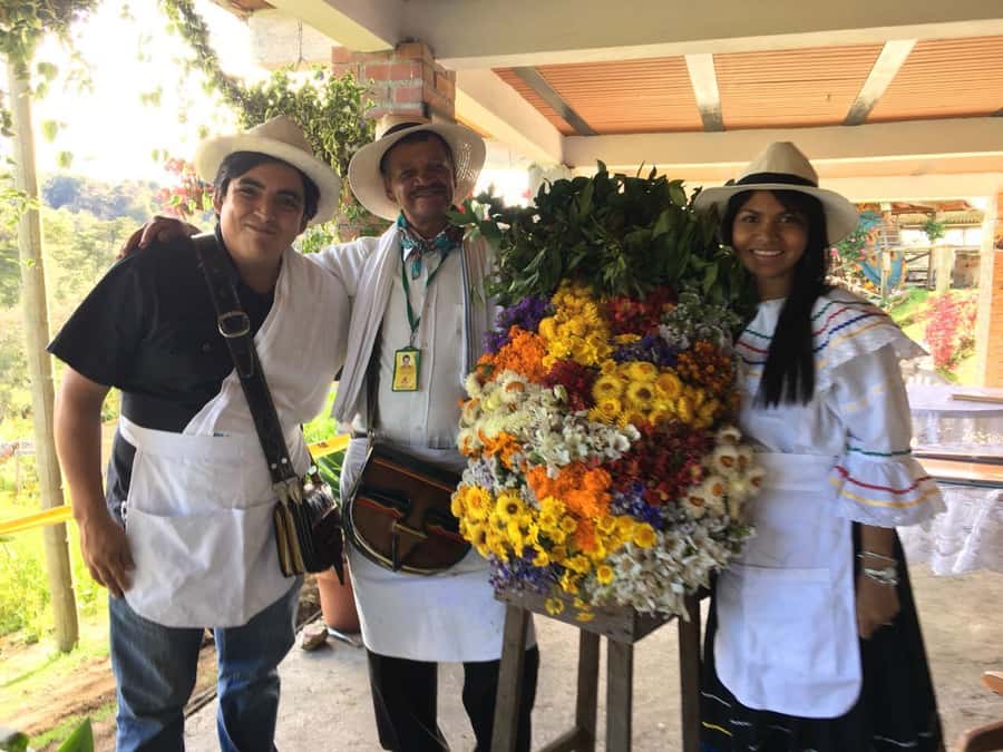 Medellín: Flower Farm & Silletero History Tour - What you see in Santa Elena during the 45-minute stop