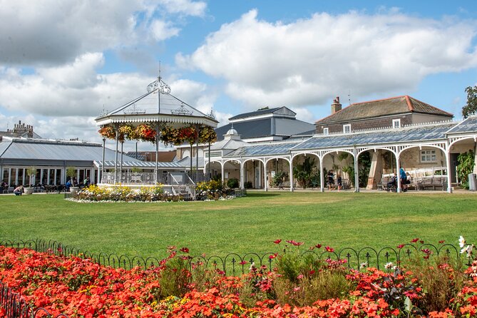 Mindful Photo Walk at Princess Pavilion & Gyllyngdune Gardens - Starting at Princess Pavilion in Falmouth